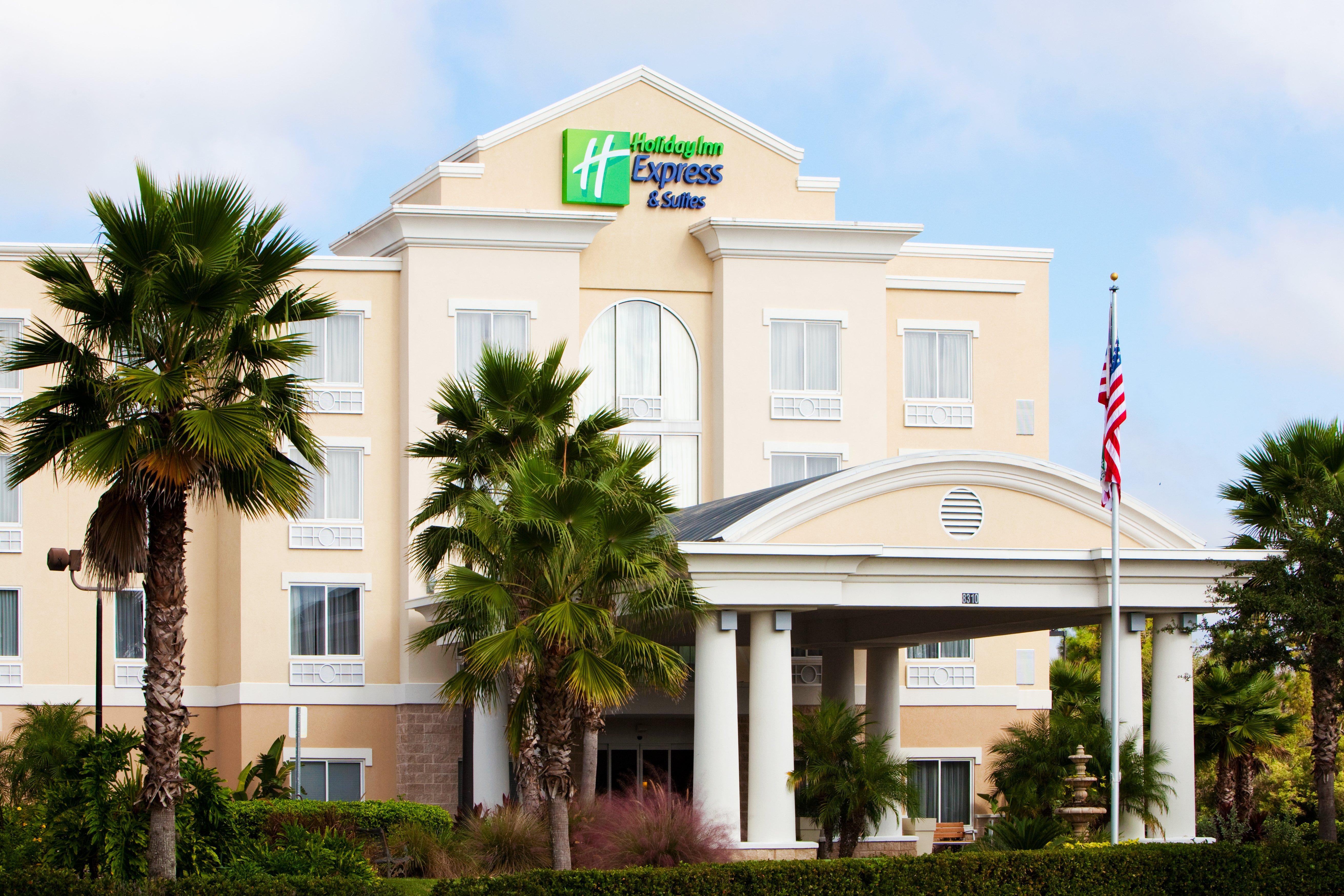Holiday Inn Express And Suites Tampa I-75 At Bruce B. Downs By Ihg Eksteriør billede