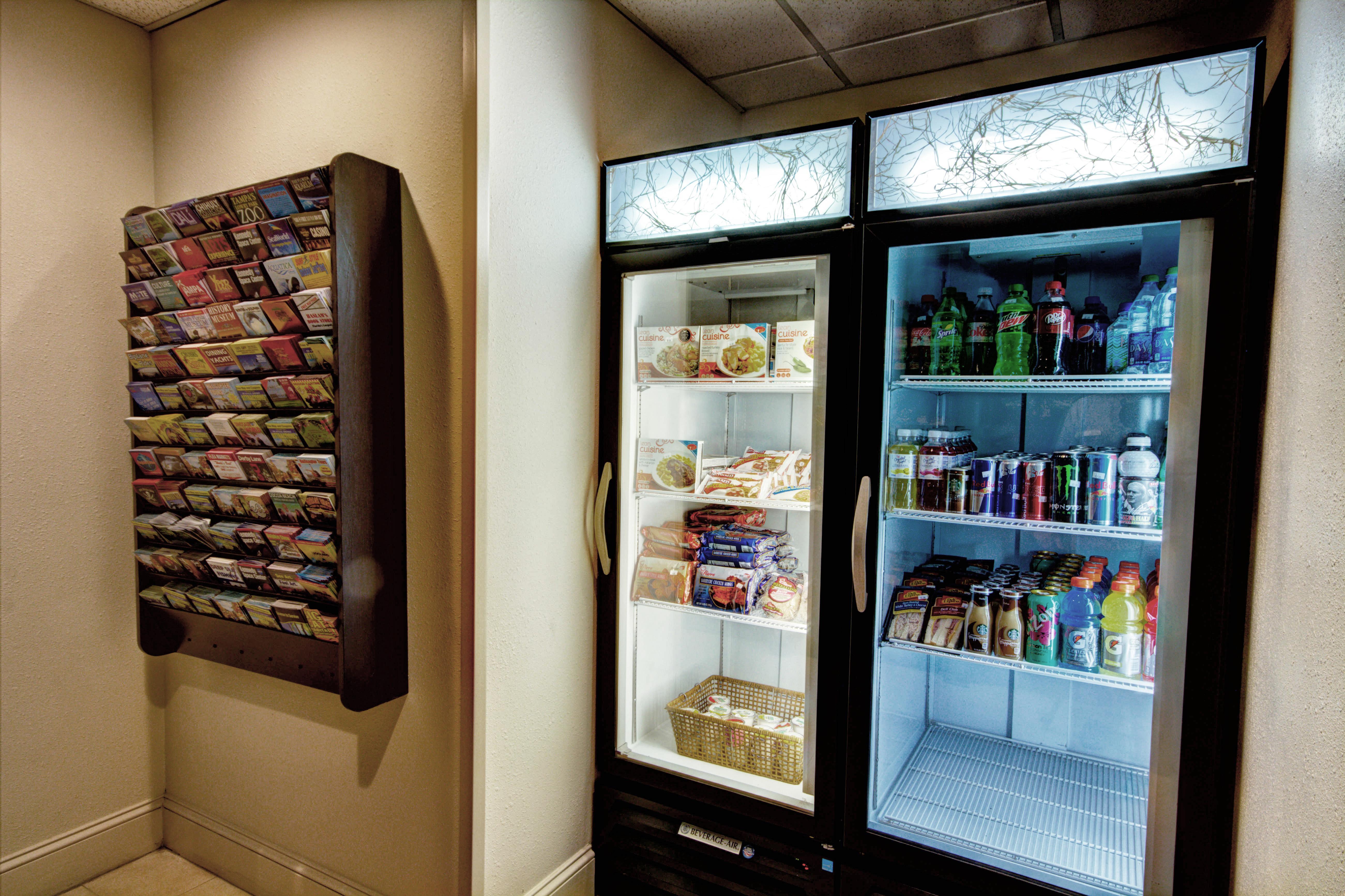 Holiday Inn Express And Suites Tampa I-75 At Bruce B. Downs By Ihg Eksteriør billede