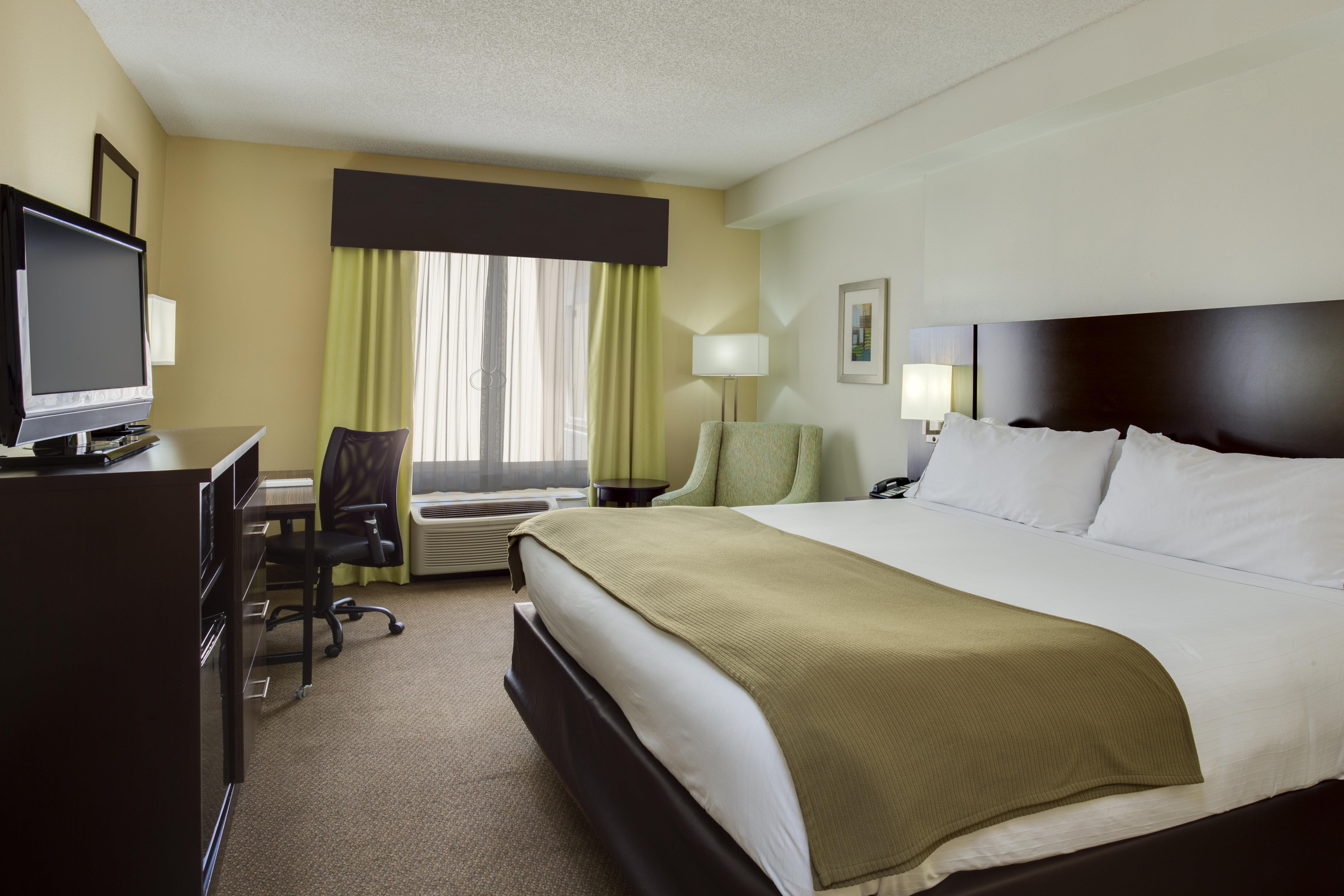 Holiday Inn Express And Suites Tampa I-75 At Bruce B. Downs By Ihg Eksteriør billede