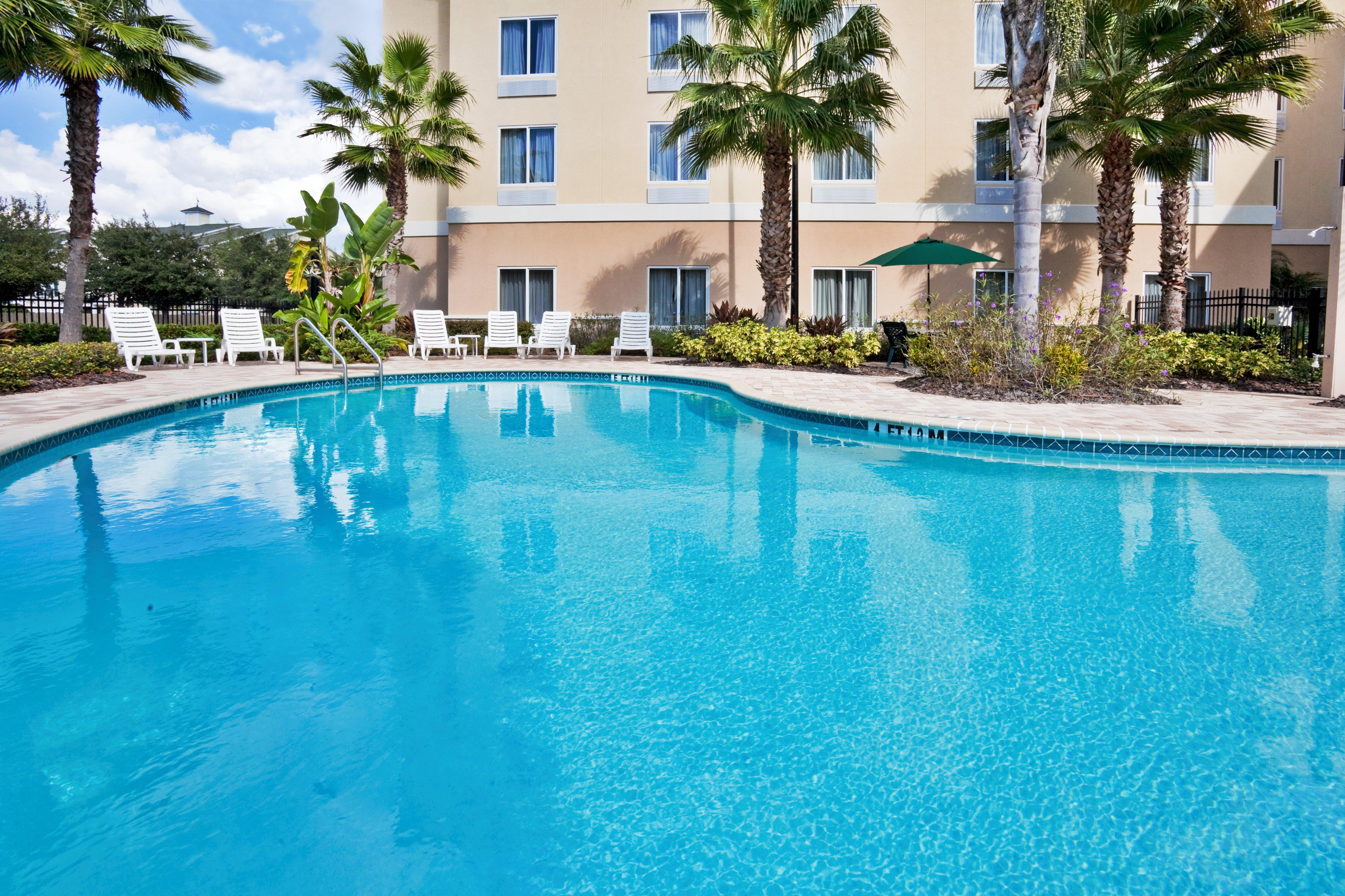 Holiday Inn Express And Suites Tampa I-75 At Bruce B. Downs By Ihg Eksteriør billede